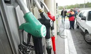 Los carburantes se abaratan hasta un 1,6% tras tres semanas al alza