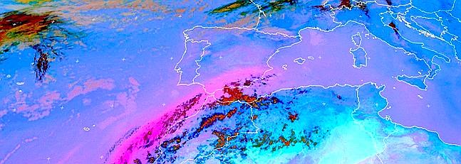 Una advección de polvo sahariano argelino afecta a Canarias y el Sur de España
