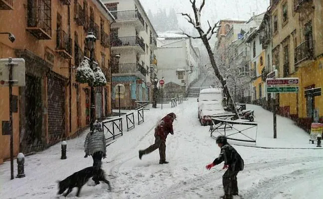 Nieve sobre Granada: crónica al minuto
