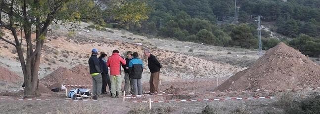 Hallan un pozo en el Peñón del Colorado (Granada) donde podrían estar los restos de Lorca