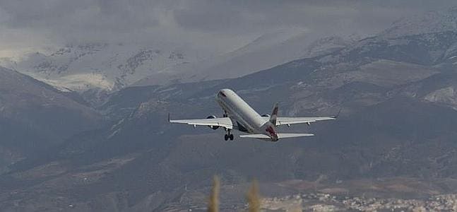 El aeropuerto de Granada registrará 236 vuelos en Semana Santa, un 9% más que en 2013