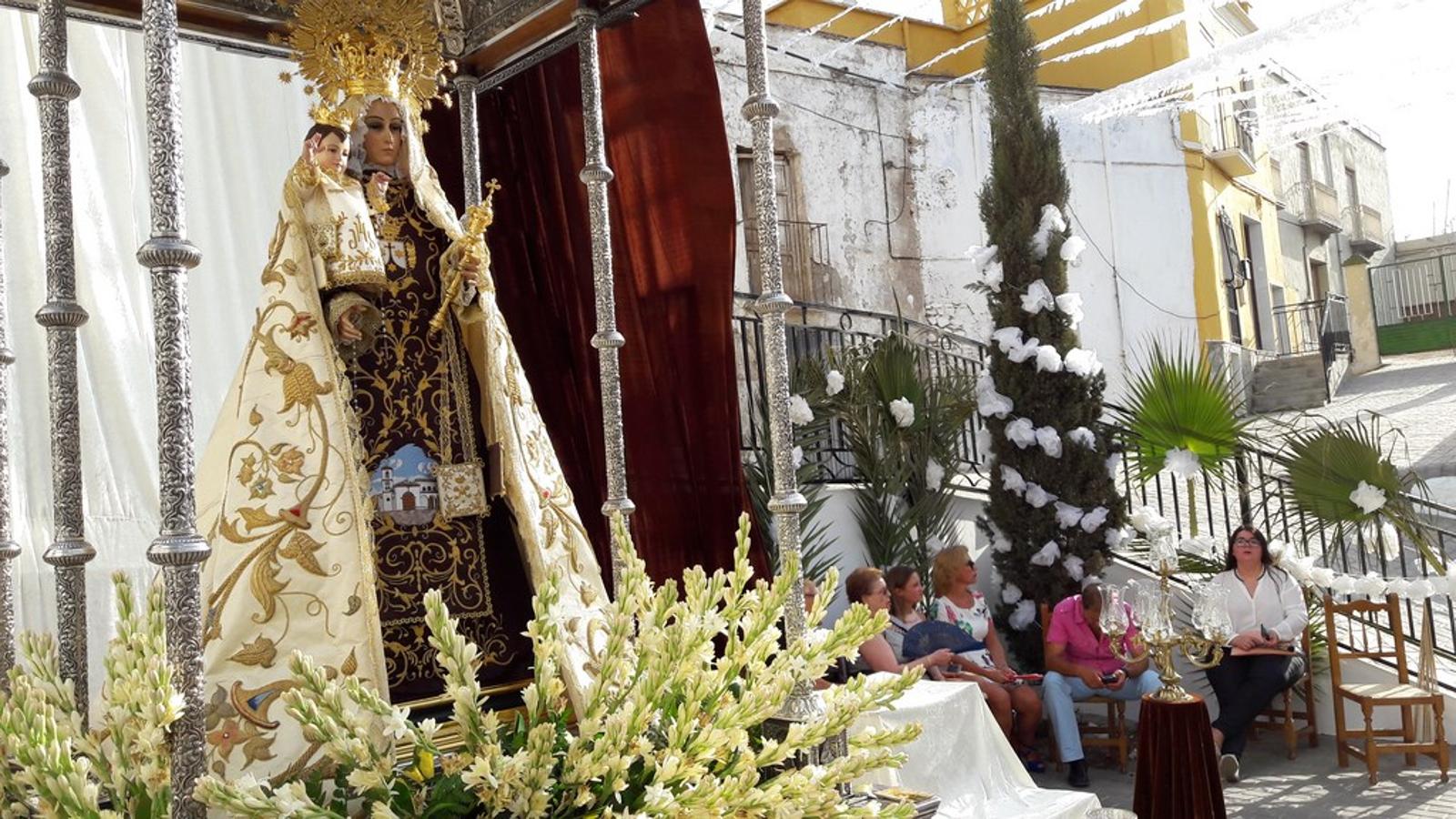 Berja corona a la Virgen de Gádor